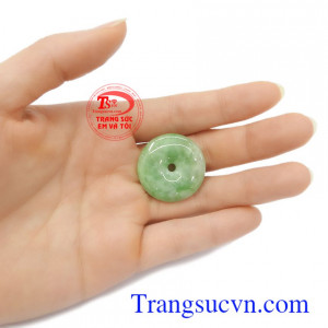 Mặt đồng xu cẩm thạch hưng thịnh phù hợp làm mặt dây chuyền đeo hợp thời trang và phong thủy