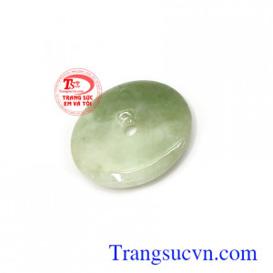 Cát khí của ngọc cẩm thạch còn có tác dụng đem lại nhiều may mắn về công danh, sự nghiệp, giải trừ tai họa. tiểu nhân