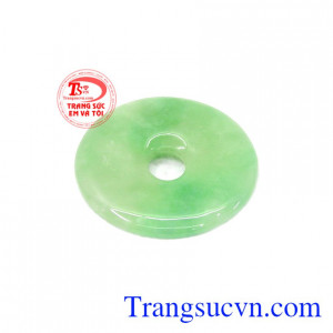 Ngày nay, ngọc cẩm thạch vừa mang tác dụng làm đẹp cũng mang đến ý nghĩa phong thủy cho gia chủ,Mặt đồng xu Jadeite
