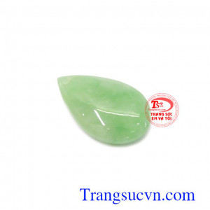 Trong Phong thủy, ngọc cẩm thạch đã được sử dụng trong nhiều thế kỷ. Mặt giọt nước ngọc cẩm thạch đẹp.