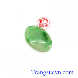 Mặt ngọc cẩm thạch cát lộc là viên đá có tác dụng mang lại may mắn, tài lộc và thịnh vượng cho người đeo