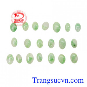 Ngọc cẩm thạch giúp con người trở nên minh mẫn, tinh thần sảng khoái. Mặt ngọc Jadeite đại cát