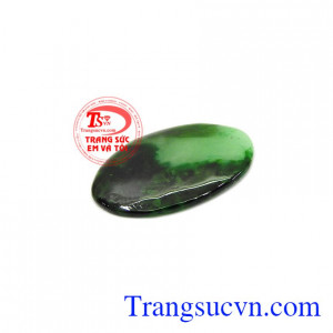 Mặt ngọc cẩm thạch kiêu sa rất thích hợp làm quà tặng bạn bè và người thân nhân dịp lễ tết đặc biệt