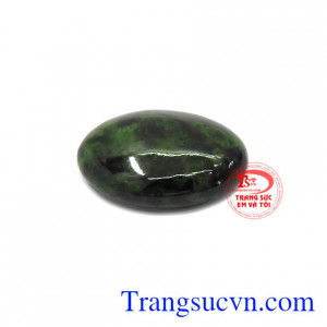 Mặt ngọc cẩm thạch oval may mắn giúp cải thiện vận may trong cuộc sống.