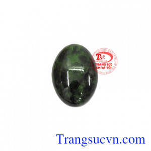 Mặt ngọc cẩm thạch oval may mắn là loại đá hiện đang được yêu thích và lựa chọn.