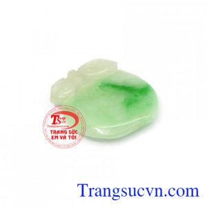 Mặt ngọc cẩm thạch xinh xắn giúp chủ sở hữu gặp nhiều may mắn, tài lộc và sức khỏe dồi dào