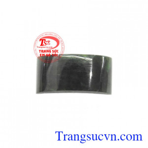 Mặt ngọc cẩm thạch yên ngựa là sản phẩm được ưa chuộng từ thời vua chúa xa xưa đến ngày nay