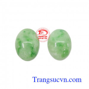 Mặt ngọc Jaddeite thiên nhiên.