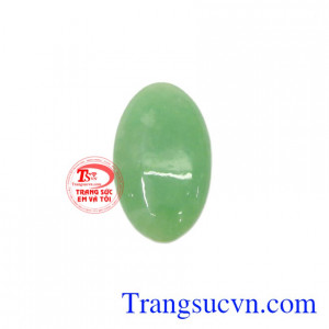 Mặt ngọc Jadeite chất lượng là sản phẩm được chế tác từ ngọc Jadeite thiên nhiên.