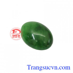 Mặt ngọc Jadeite Đại Lợi may mắn, có thể khiến cho người đeo lạc quan hạn phúc hơn.