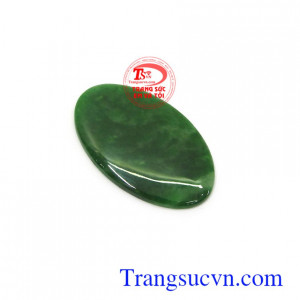 Mặt ngọc Jadeite đại phúc lộc chứa nguồn năng lượng dồi dào, có tác dụng mang lại sức khỏe, tài lộc, bình an và may mắn cho người đeo