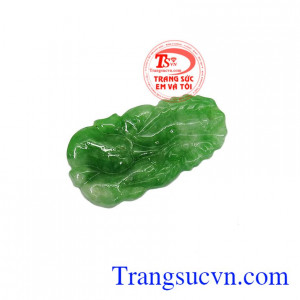 Ngọc cẩm thạch được giảm bớt các lo lắng, có tinh thần thoải mái, tự tin, lạc quan sảng khoái, có thể vượt qua mọi khó khăn thử thách