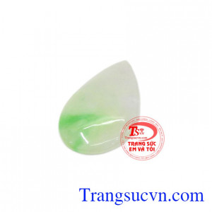 Mặt ngọc phỉ thúy sương mai phù hợp với tất cả các mệnh