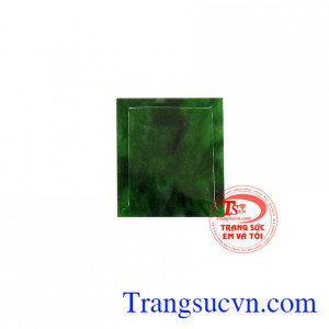 Mặt ngọc vuông Thịnh vượng là sản phẩm được rát mỏng làm trang sức đeo kết hợp với vàng hoặc bạc