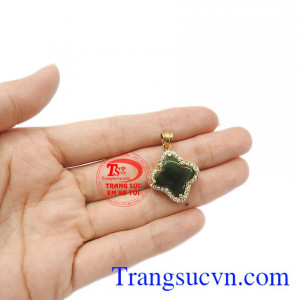 Sản phẩm bảo hành uy tín, giao hàng toàn quốc. Mặt ngọc vuông thời trang. Mặt ngọc vuông thời trang