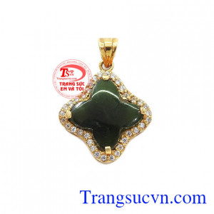 Mặt ngọc vuông thời trang