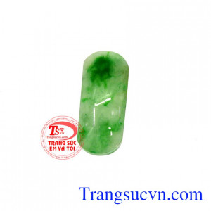 Người xưa cho rằng, đeo ngọc trên người tốt cho vận khí, tốt cho sức khỏe, tốt cho tiền tài