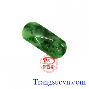 Mặt nhẫn yên ngựa đẹp là sản phẩm ngọc cẩm thạch thiên nhiên được các bạn nam yêu thích