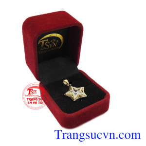 Ánh sáng nhỏ bé nhưng không bao giờ bị lu mờ. Mặt nữ ánh sao tỏa sáng