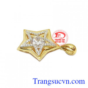 Lấy ý tưởng từ những vì sao phương bắc luôn tỏa sáng trên bầu trời rực rỡ. Mặt nữ ánh sao tỏa sáng