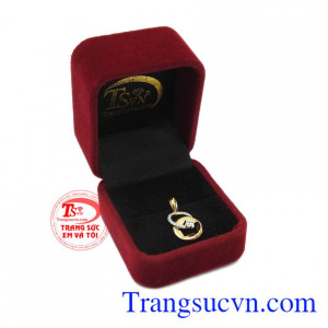 Đem lại một vẻ đẹp rạng rỡ cho người ấy. Mặt nữ lời thì thầm ngọt ngào