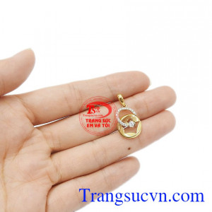 Món trang sức ý nghĩa trong những dịp lễ tết. Mặt nữ lời thì thầm ngọt ngào