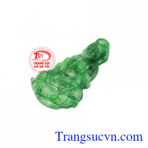 Trong phong thủy hình ảnh Quan Âm tượng trưng cho điềm lành, lòng từ bi, bác ái, giải trừ tai ách cho gia chủ,Mặt phật bà Jadeite an yên