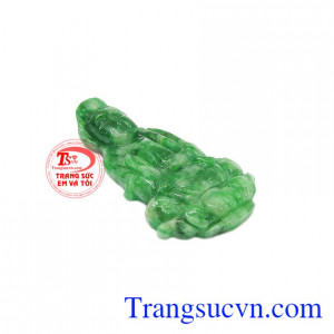 Ngọc cẩm thạch là vật tinh túy, quý báu của đất trời, có thể đem lại sức khỏe và tiền tài cho gia chủ,Mặt phật bà Jadeite an yên