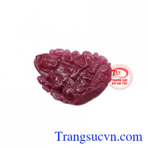 Mặt phật bà Ruby an yên phù hợp làm mặt dây chuyền đeo sang trọng, cao cấp.