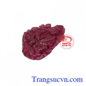 Mặt phật bà Ruby an yên trong phong thủy biểu tượng cho sự từ bi, bác ái, hướng thiện, hướng phật.