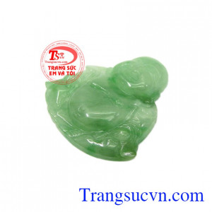 phật di lặc được bày trí trong cửa hàng hay làm các món trang sức để tăng tài vận