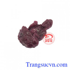 Phật ruby A Di Đà được chạm khắc phật A Di Đà, tinh tế, tỉ mỉ, chất lượng.
