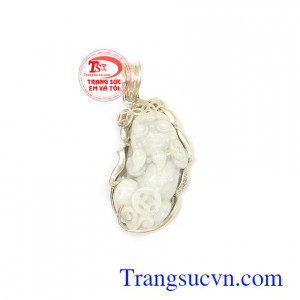 Mặt tỳ hưu cõng tiền ngọc jadeite