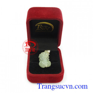 Mặt dây chuyền tỳ hưu cẩm thạch thiên nhiên có tác dụng chiêu tài lộc, may mắn và bình an cho người đeo