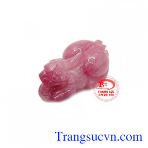 Đá Ruby phù hợp với những người mệnh Thổ, Hỏa.
