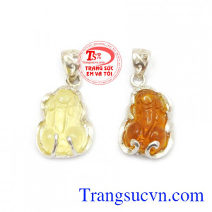 Mặt tỳ hưu thạch anh bọc bạc rất thích hợp làm quà tặng người thân yêu các dịp lễ tết