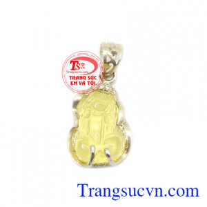 Mặt tỳ hưu thạch anh bọc bạc được chế tác tinh xảo từ bạc 925 bền đẹp chắc chắn