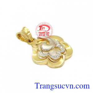 Mặt vàng hoa cách điệu sản phẩm mặt dây nữ quyến rũ,xinh đẹp với chi tiết đẹp,mảnh tinh tế. Mặt vàng hoa cách điệu