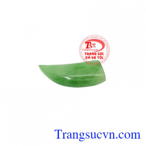 Từ ngày xưa, con người đã cho rằng đeo ngọc trên người tốt cho vận khí, tốt cho sức khỏe, tốt cho tiền tài