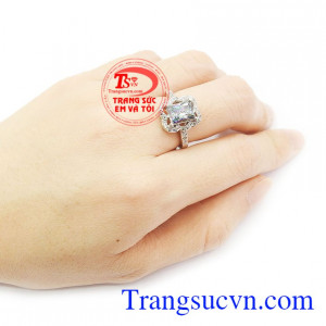 Trang sức Em và Tôi chuyên chế tác và nhận làm theo yêu cầu