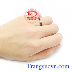 Dễ kết hợp nhiều loại trang phục khác nhau
