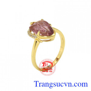 Nhẫn chiếc lá tourmalin thiên nhiên được chế tác từ đá tourmalin, vàng tây 14k và đá cz.