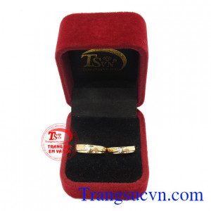 Nhẫn cưới thánh giá 18k