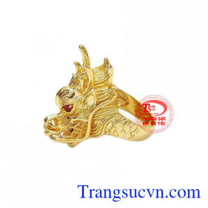 Nhẫn đầu rồng mạnh mẽ được thiết kế tinh tế và độc đáo. Nhẫn đầu rồng mạnh mẽ