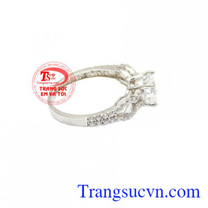 Nhẫn kim cương vàng trắng 18k