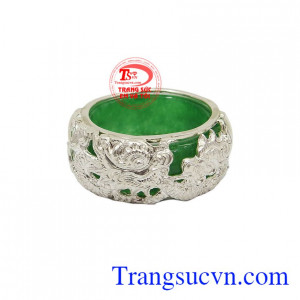 Người xưa quan niệm ngọc caamt thạch có thể mang đến cho người đeo sự may mắn, sức khỏe và tài lộc