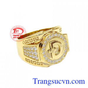 Sản phẩm mang tới người dùng sự sang trọng, lịch lãm và đầy nét quyến rũ. Nhẫn nam phong cách vàng 18k