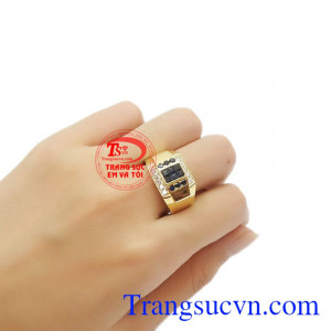Sản phẩm bảo hành uy tín, giao hàng toàn quốc. Nhẫn nam sapphir thời trang.