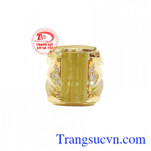 Thạch anh trong phong thủy chứa nguồn năng lượng tốt, là lá bùa mang lại may mắn, bình an cho người đeo,Nhẫn nam thạch anh tóc 14k độc đáo