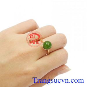 Thích hợp làm quà tặng cho người phụ nữ của bạn. Nhẫn nephrite thời trang